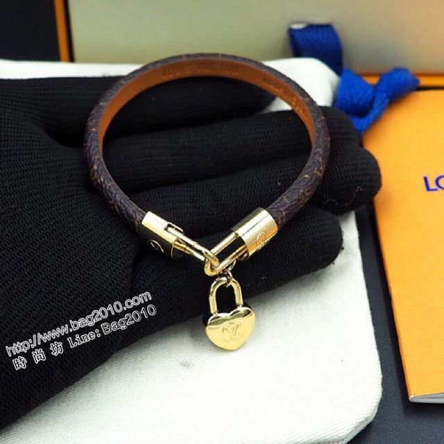 Louis Vuitton新款飾品 路易威登老花皮手繩手環 LV珍珠心形方包圓包手鐲  zglv2207